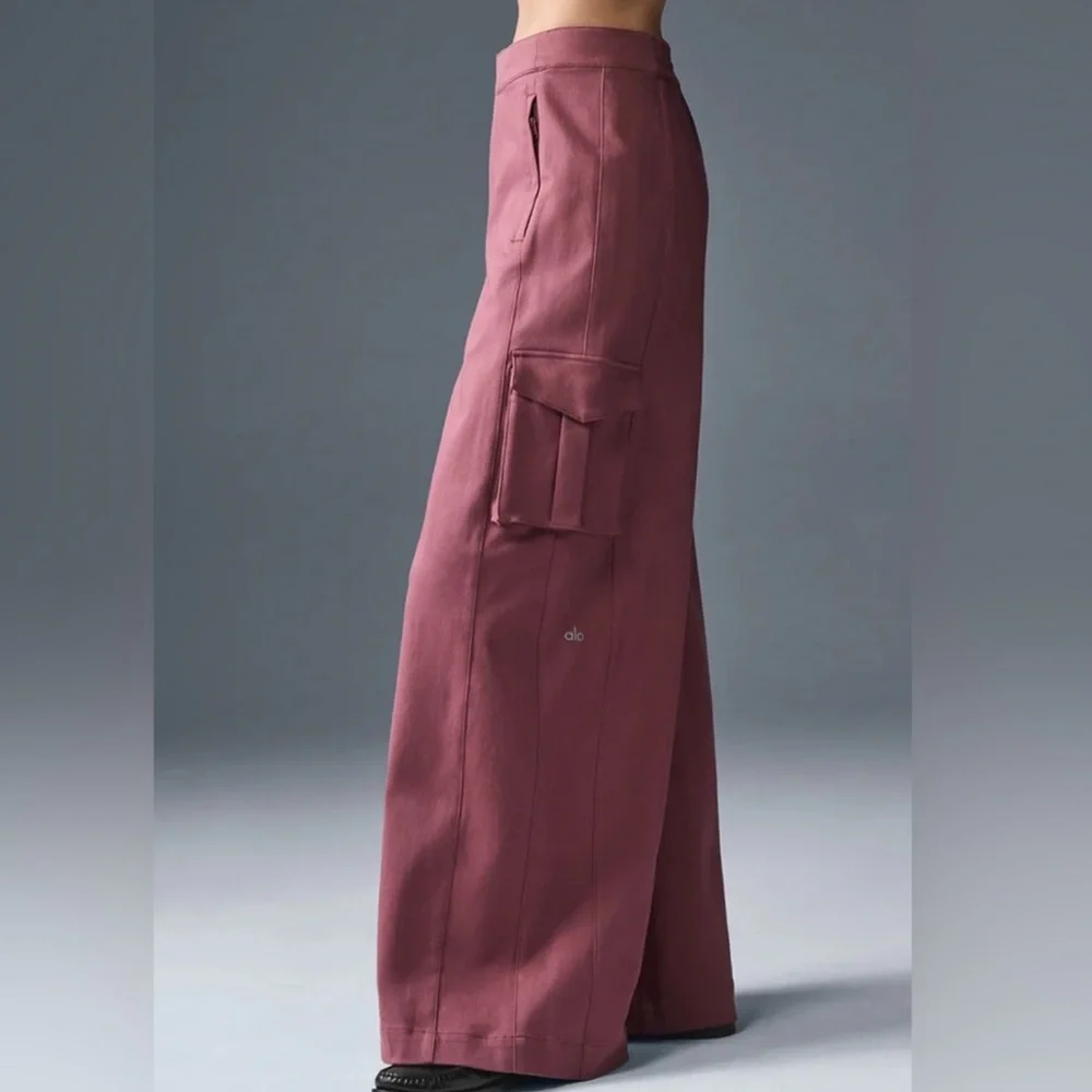 ALO Yoga Show Off Cargo Wide Leg Trouser, Burgundy Truffle Small - Picture 1 of 12